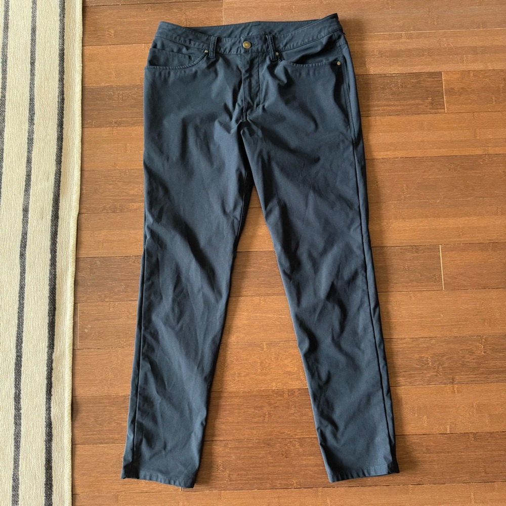 Lululemon ABC pants, slim fit - 31/32, navy blue